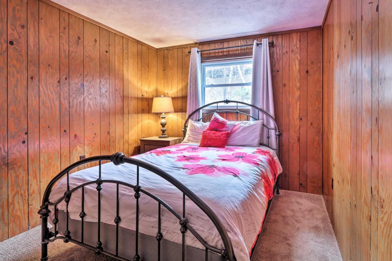 Villa Quiet Poconos Getaway 23 Mi To Camelback Mountain Albrightsville Exterior foto